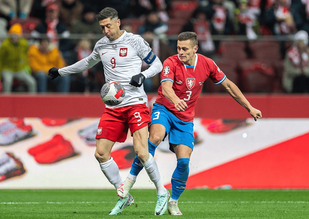 波兰大胜瑞典，击败欧预赛对手一路前行！的简单介绍