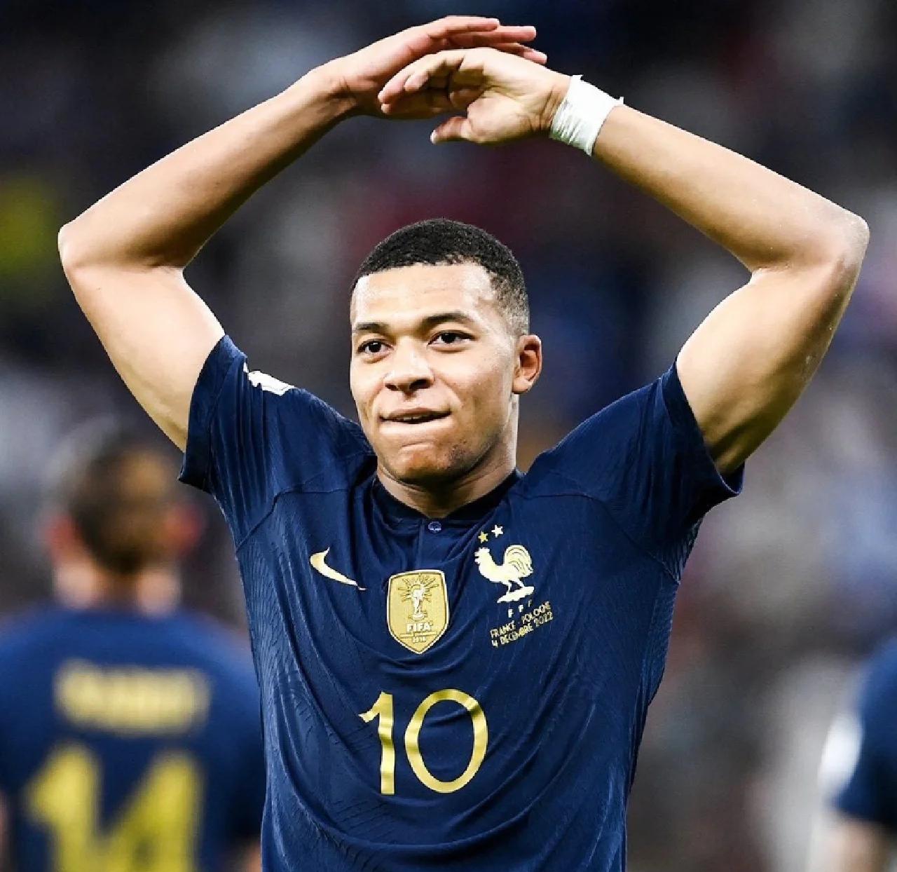 法国男子足球队惨败，尴尬出局