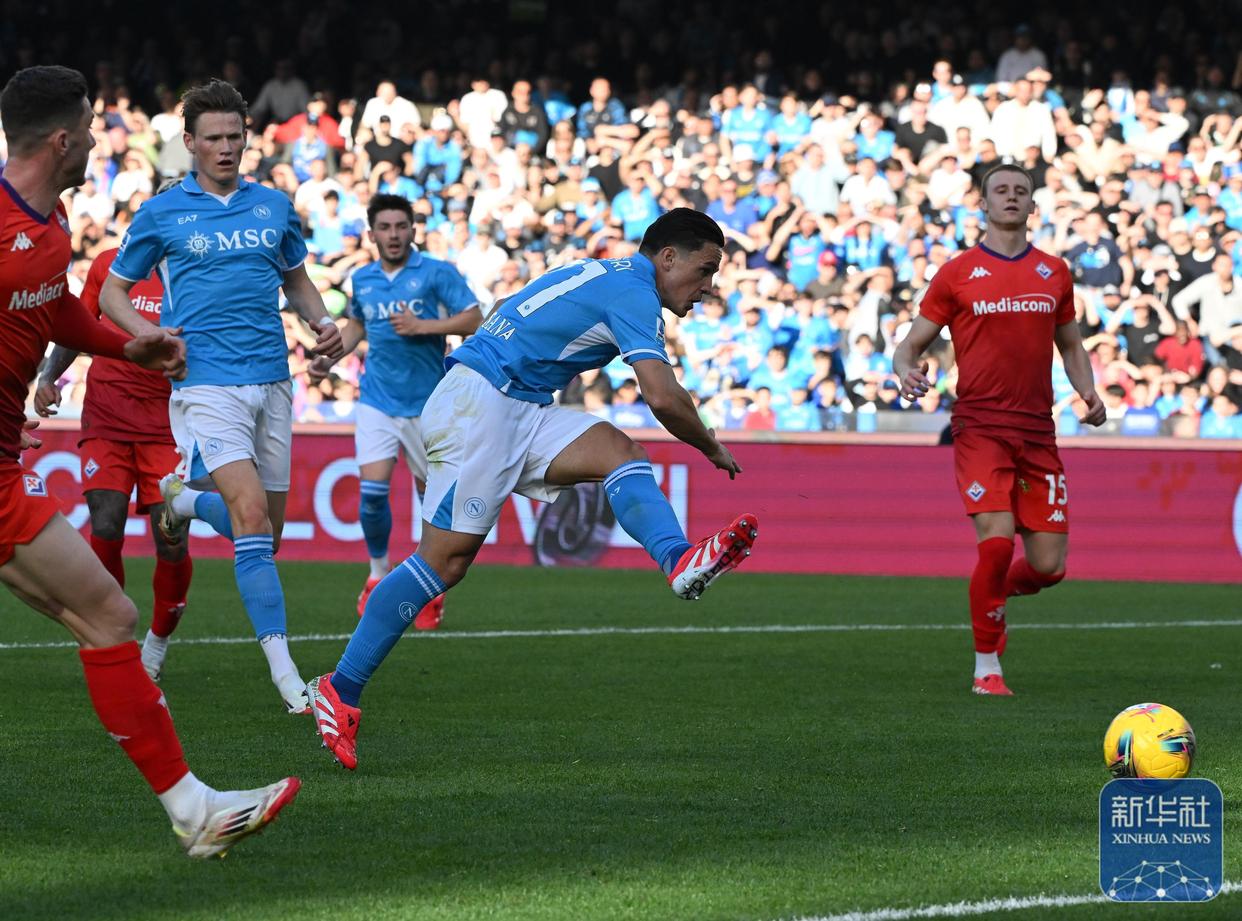 意甲比赛激情四射球场上的风暴永不熄灭的简单介绍