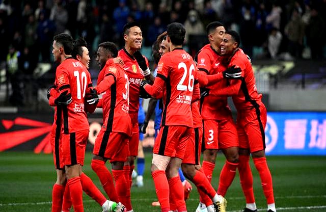 上港主场击败对手，取得亚洲足球联赛胜利！