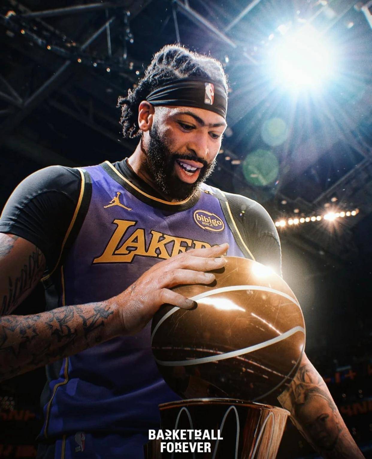 湖人再胜马刺，浓眉分领驭比赛