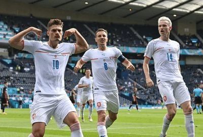 斯洛伐克门将神勇，助球队险胜威尔士