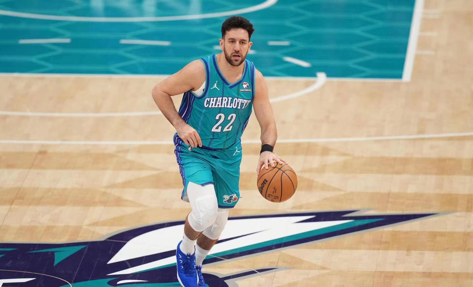 PG电子官方-黄蜂新援表现火爆，球迷对他寄予厚望