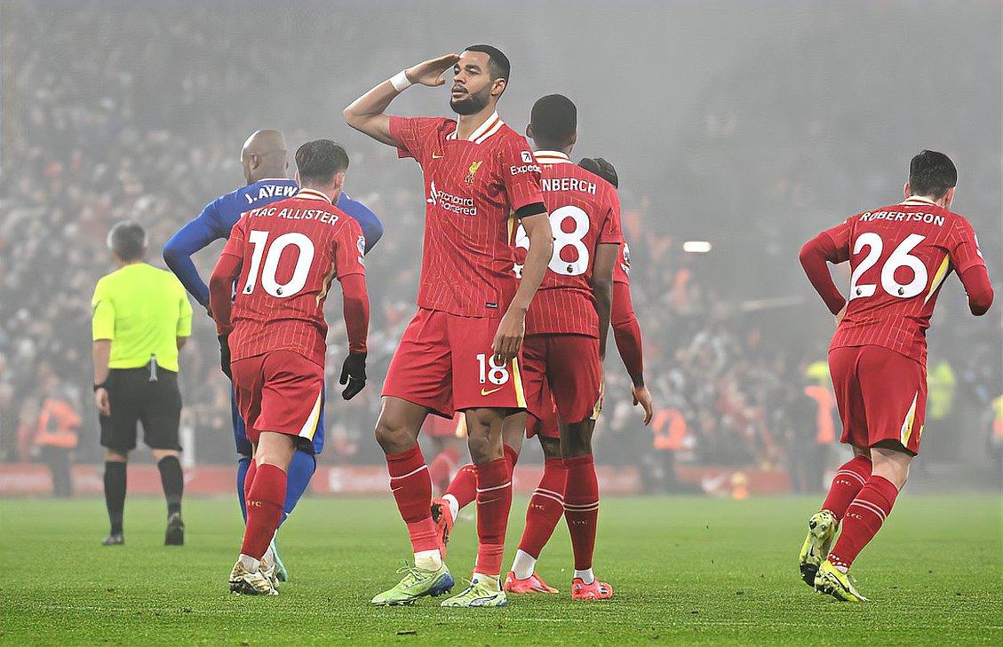 PG电子线上登入-利物浦中卫因伤病离场，团队调整战术