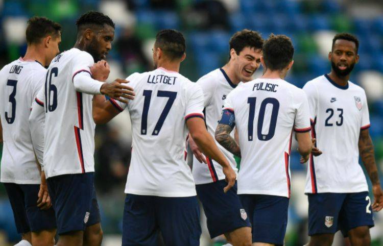 变为：美国足球队创造了连胜历史