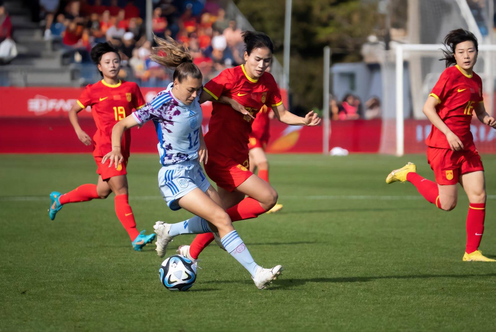 实现全胜，中国女足再次登顶