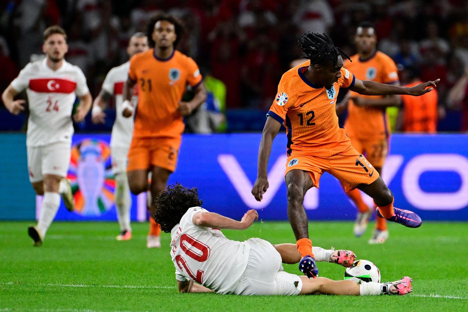 瑞士豪胜英格兰锁定欧洲杯半决赛席位的简单介绍