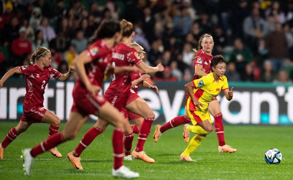 关于西班牙女足比赛中表现出色，晋级下一轮的信息