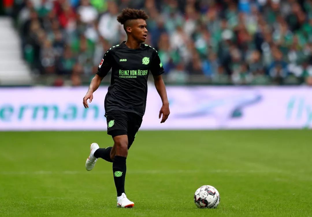 雷吉纳主场失分，保级任务艰巨