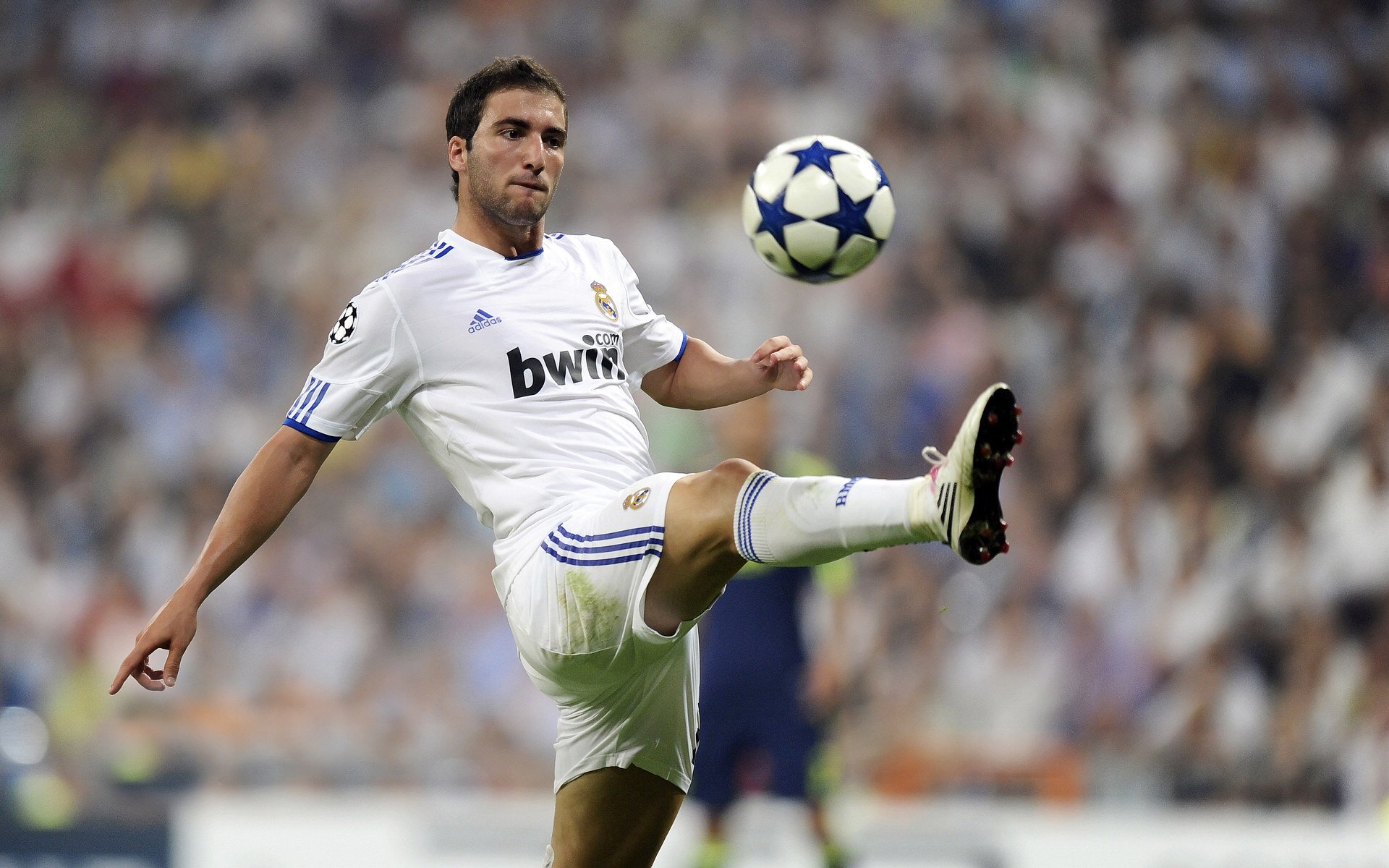 莫德里奇状态火热，马里节奏融化冰岛时光